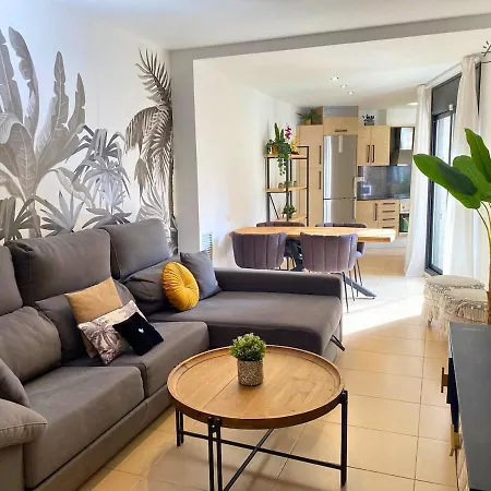 Apartmán Siena - Modern With Terrace, Parking And Swimming Pool Lloret de Mar