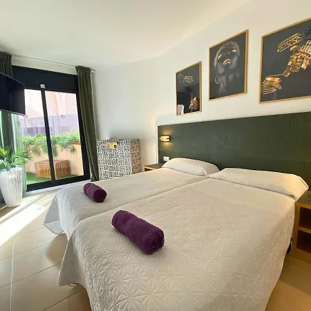Siena - Modern With Terrace, Parking And Swimming Pool Apartmán Lloret de Mar