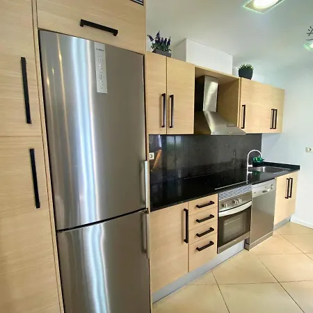 Siena - Modern With Terrace, Parking And Swimming Pool
