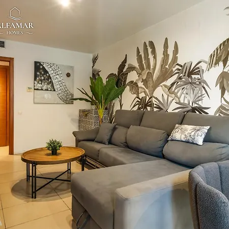 Siena - Modern With Terrace, Parking And Swimming Pool Apartmán *