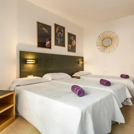 Siena - Modern With Terrace, Parking And Swimming Pool *
