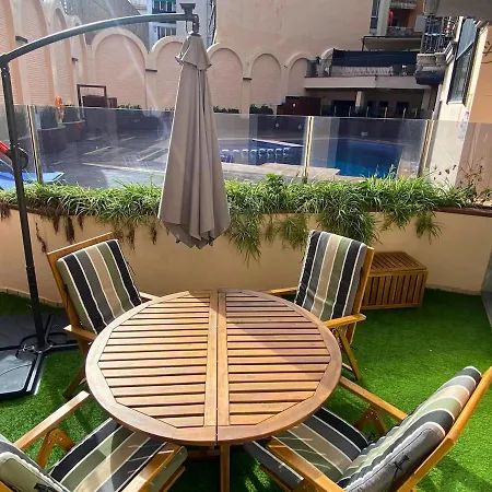 Siena - Modern With Terrace, Parking And Swimming Pool Lägenhet