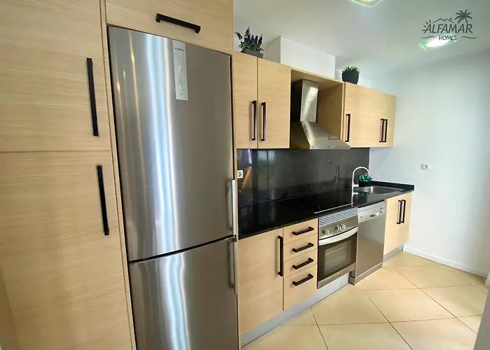 Siena - Modern With Terrace, Parking And Swimming Pool